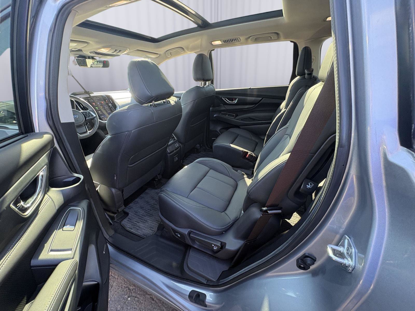 Used 2025 Subaru Ascent Limited AWD/4WD image 24