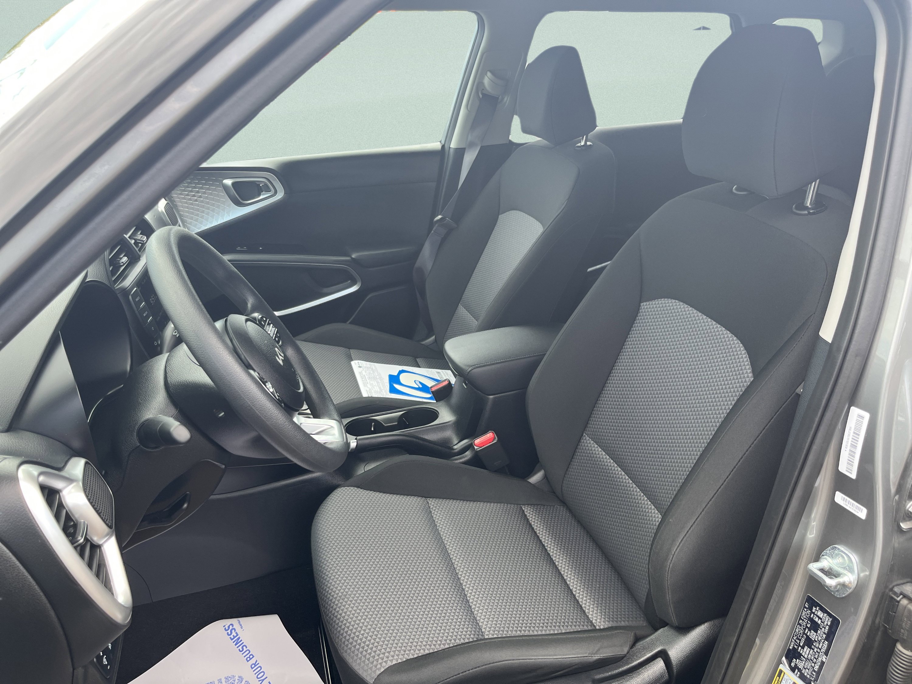 Used 2025 Kia Soul LX w/ LX Technology Package FWD image 24