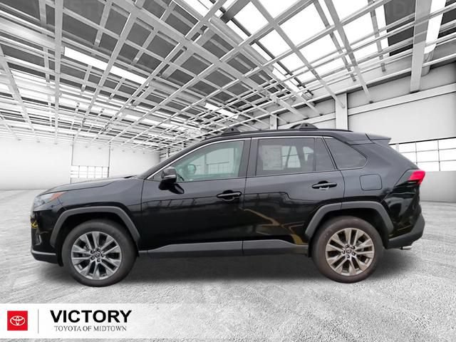 Used 2022 Toyota RAV4 XLE Premium AWD/4WD image 7