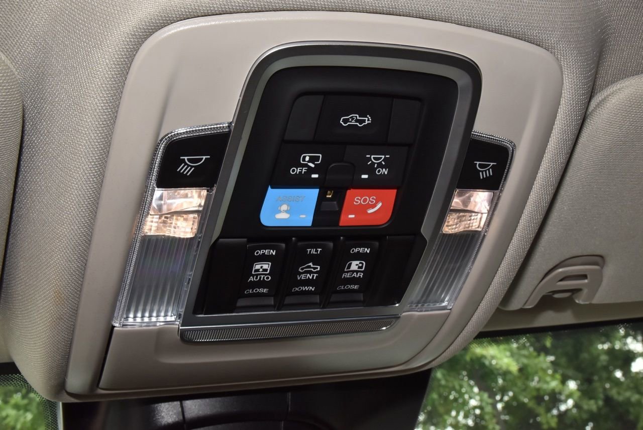 Used 2025 RAM 3500 Longhorn image 32