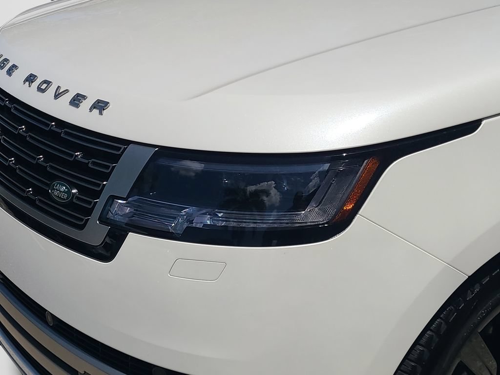 Used 2025 Land Rover Range Rover SE AWD/4WD image 23