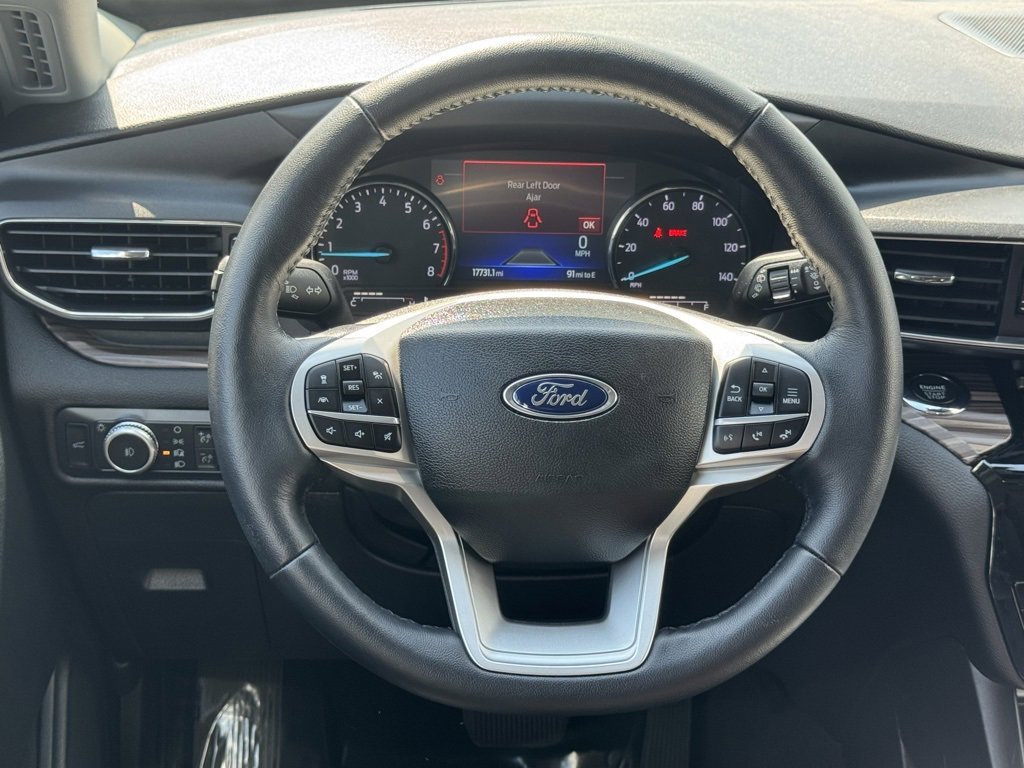 Used 2022 Ford Explorer Limited w/ Equipment Group 301A image 6