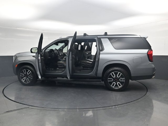 Used 2023 GMC Yukon XL AT4 w/ AT4 Premium Package AWD/4WD image 43