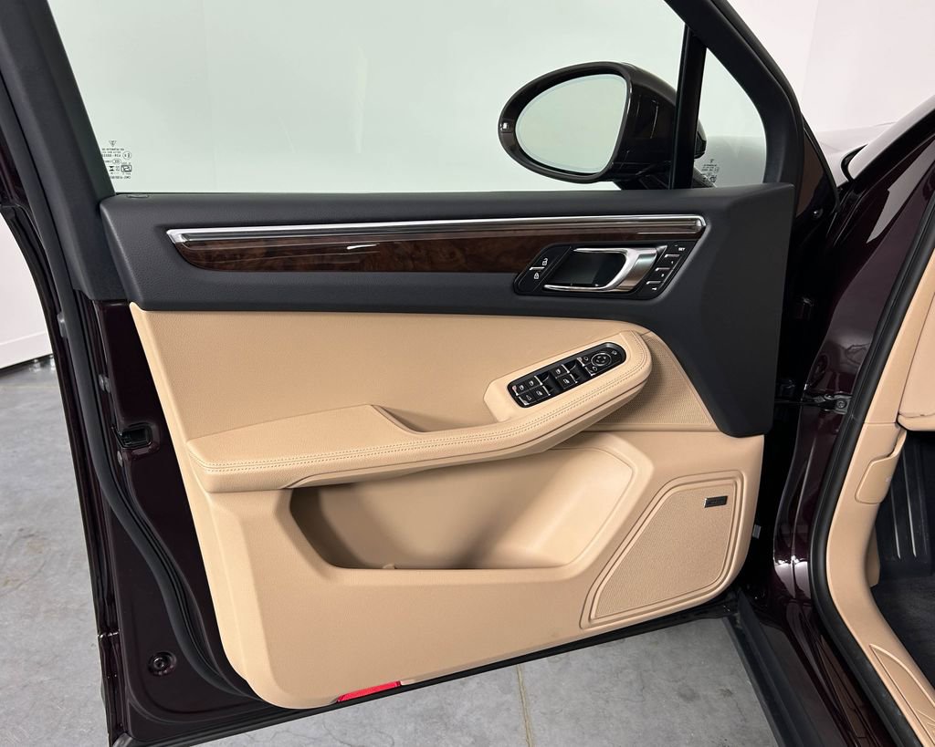 New 2026 Porsche Macan AWD/4WD image 14