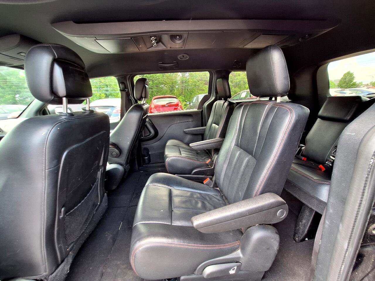 Used 2014 Dodge Grand Caravan R/T image 23