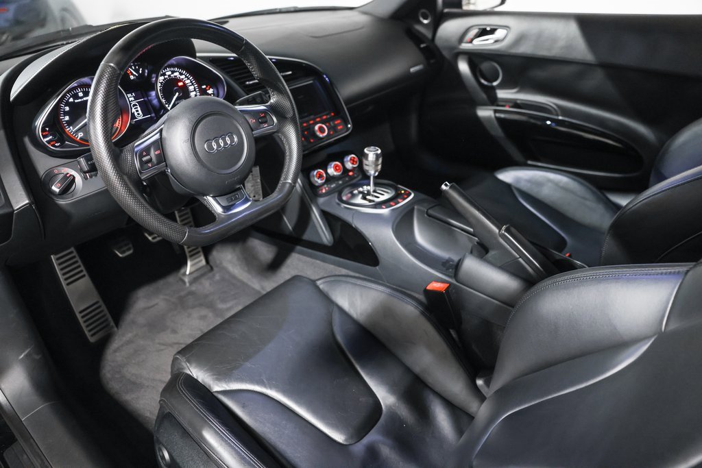 Used 2012 Audi R8 V10 w/ Enhanced Leather Pkg image 22