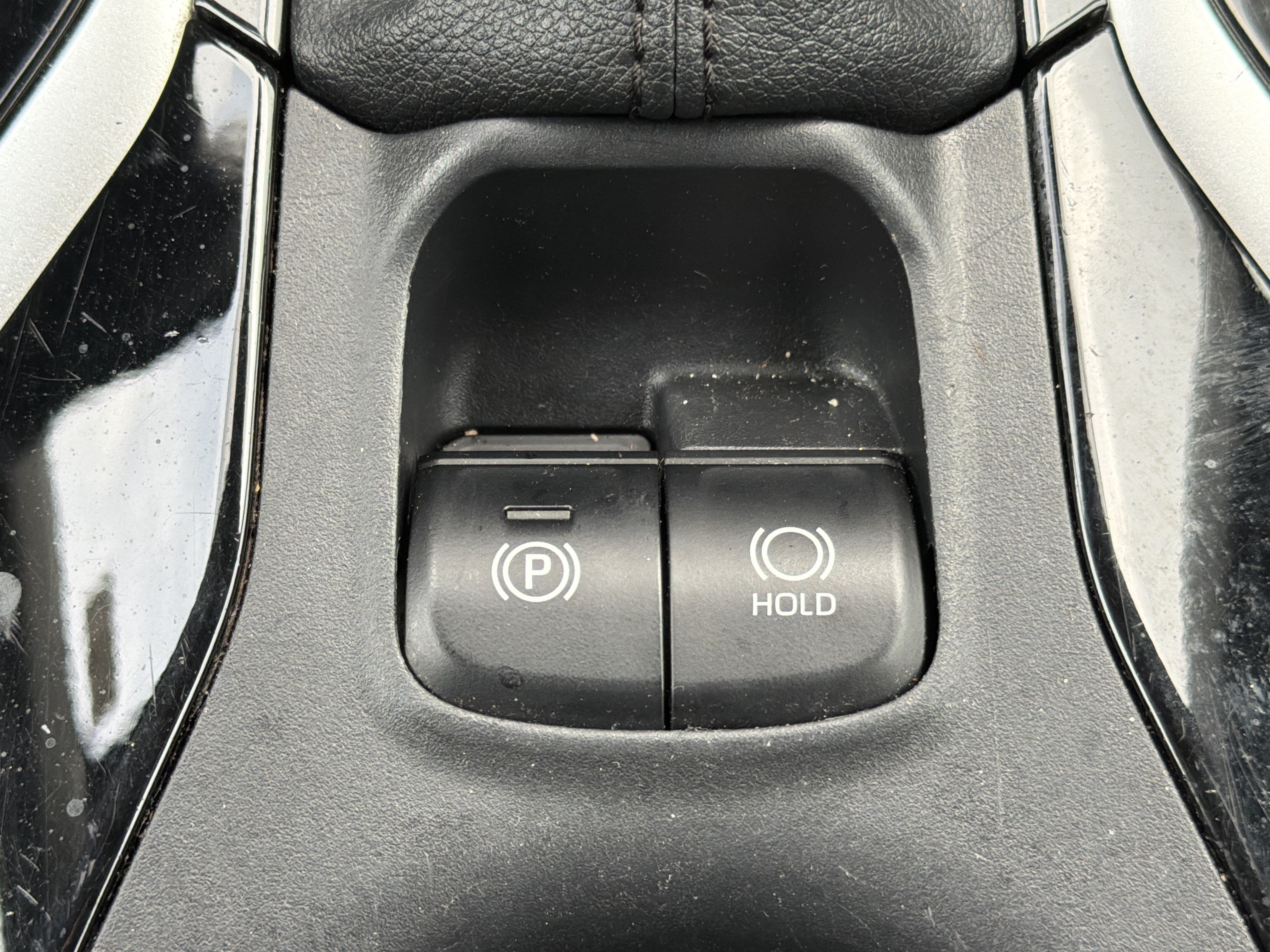 Used 2024 Toyota Corolla Cross XLE FWD image 11