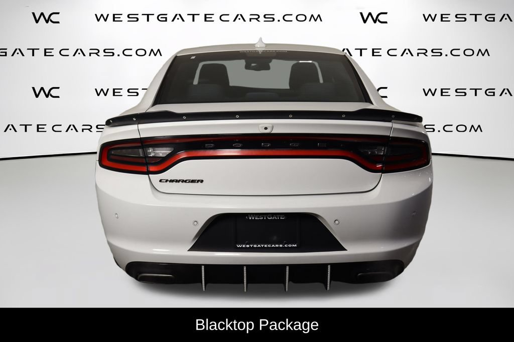 Used 2016 Dodge Charger SXT w/ Blacktop Package RWD image 4