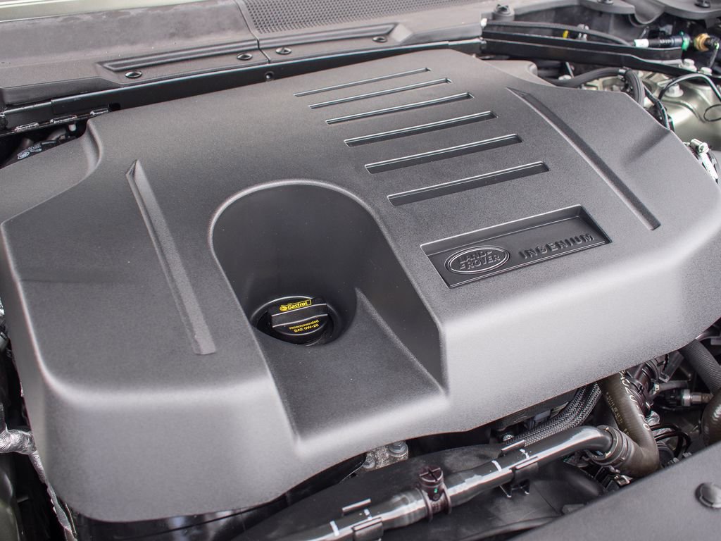 Used 2023 Land Rover Defender 130 X-Dynamic SE image 37