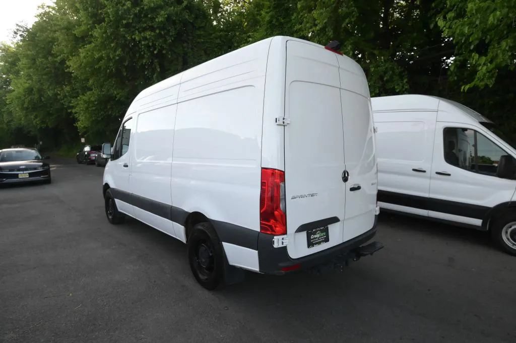 Used 2025 Mercedes-Benz Sprinter 2500 image 3