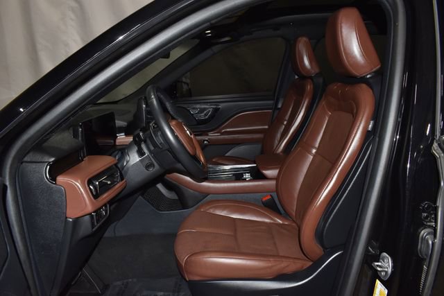 Used 2025 Lincoln Aviator Reserve image 12