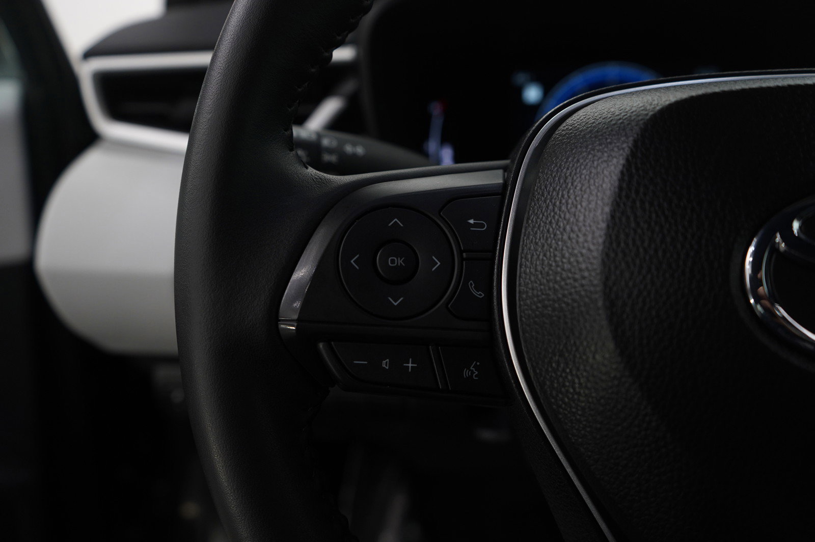 Used 2025 Toyota Corolla FX image 16