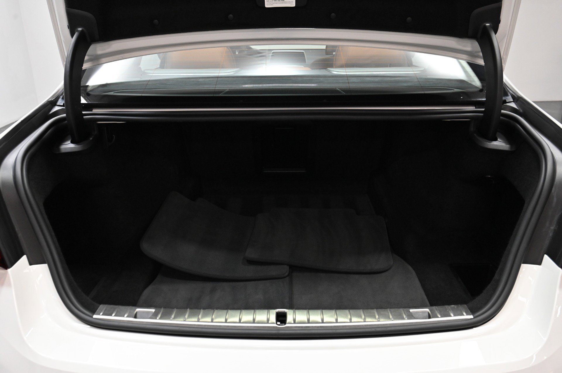 Used 2022 BMW M760i xDrive w/ Luxury Rear Seating Package image 55