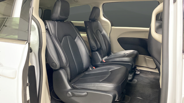 Used 2022 Chrysler Pacifica Touring-L FWD image 25