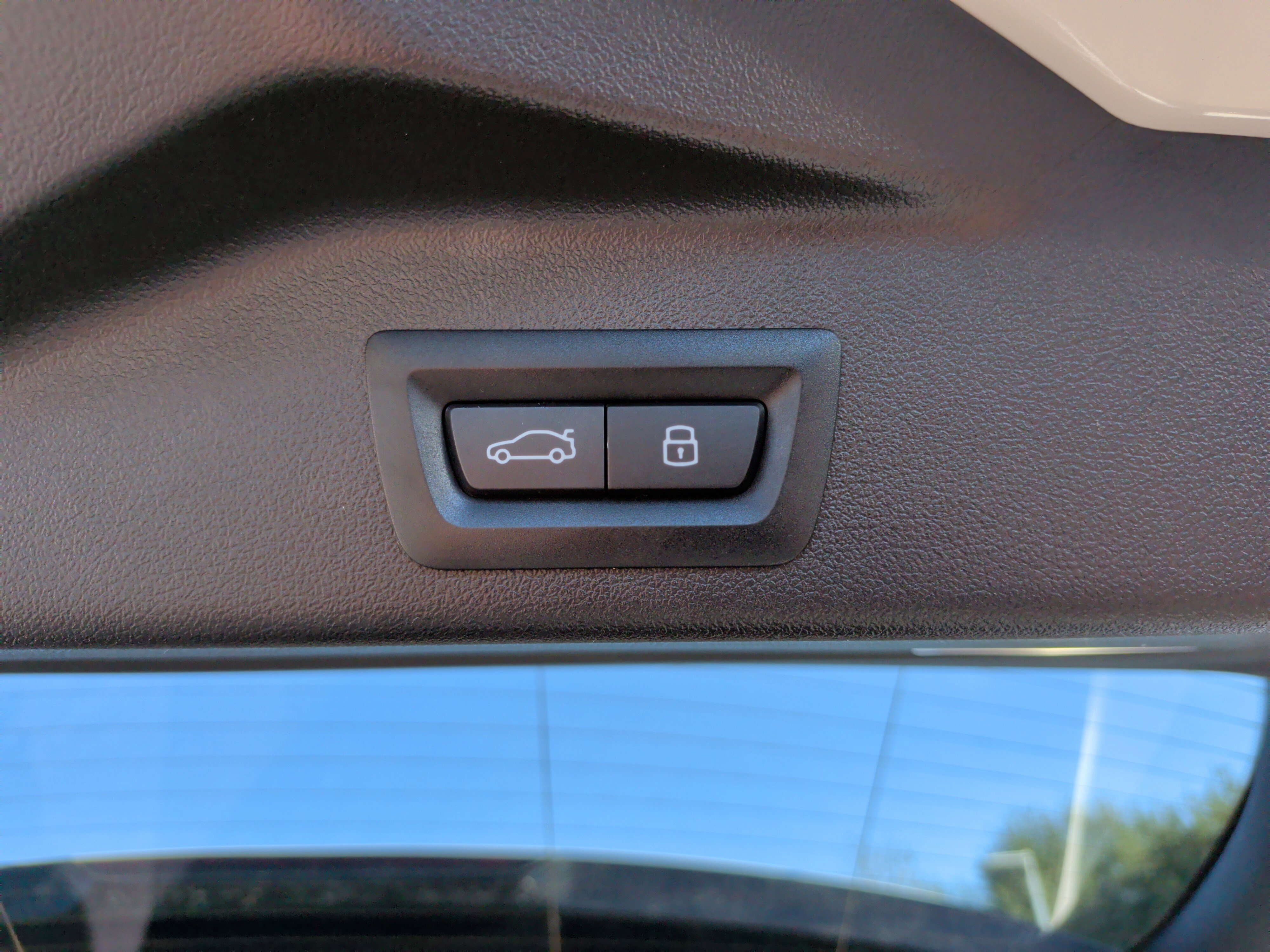 Certified 2025 BMW X5 xDrive40i w/ M Sport Package image 40