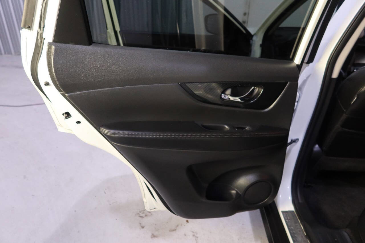 Used 2017 Nissan Rogue SL w/ SL Premium Package image 31