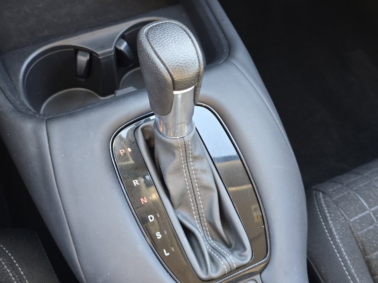 Certified 2023 Honda HR-V LX image 29