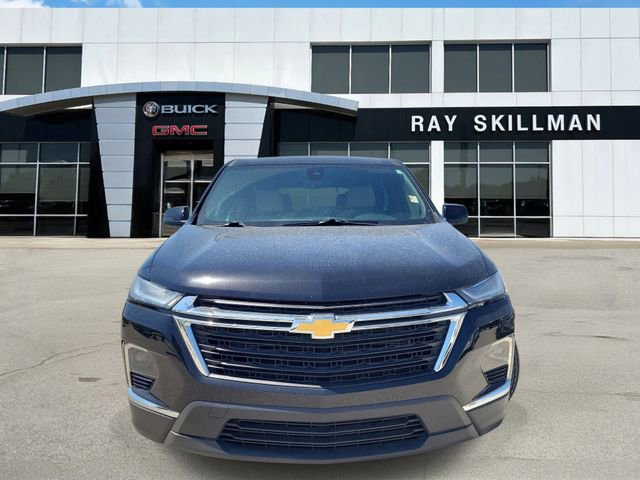 Used 2022 Chevrolet Traverse LS FWD image 2