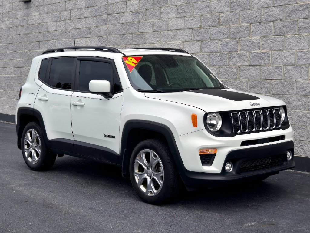 Used 2019 Jeep Renegade Latitude w/ Cold Weather Group AWD/4WD image 7