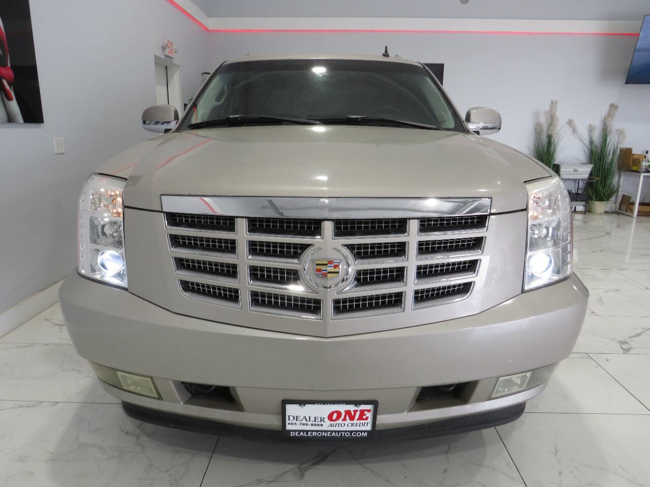 Used 2007 Cadillac Escalade EXT w/ Information Package AWD/4WD image 9