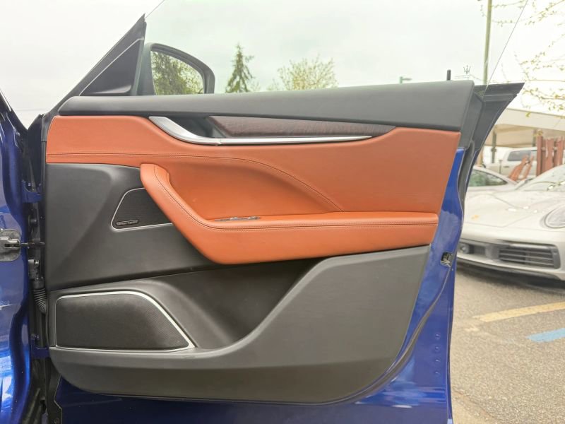 Used 2017 Maserati Levante w/ Luxury Package image 27