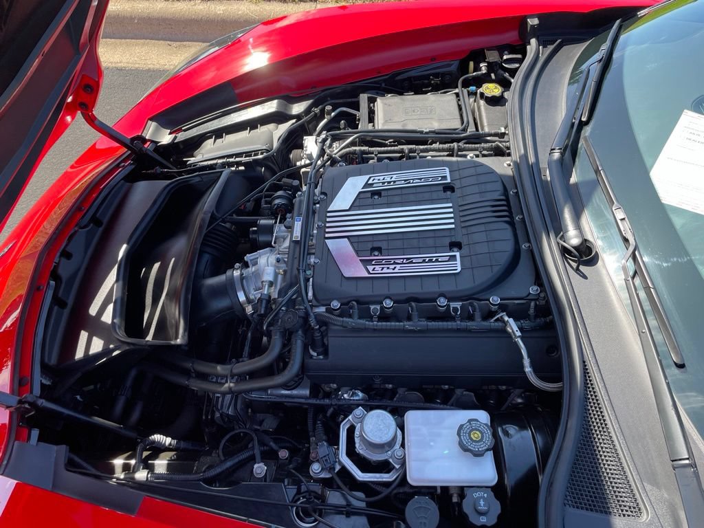 Used 2015 Chevrolet Corvette Z06 w/ 3LZ Preferred Equipment Group RWD image 16