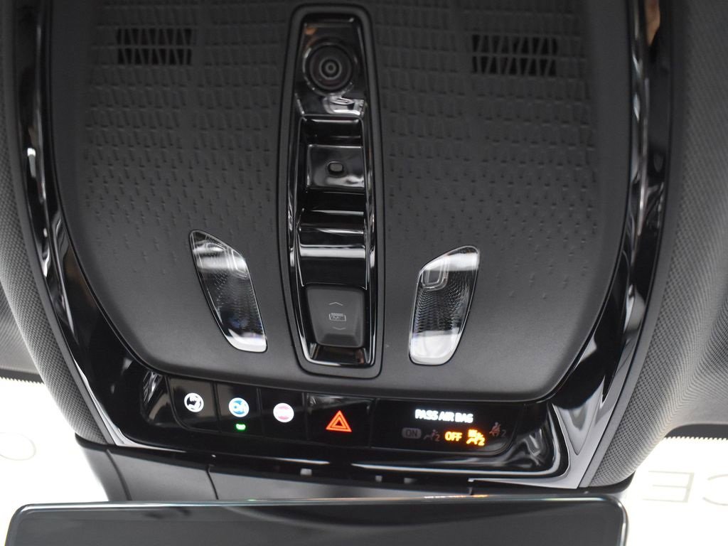 Certified 2025 Cadillac Optiq Sport 2 w/ LPO, Floor Liner Package image 28