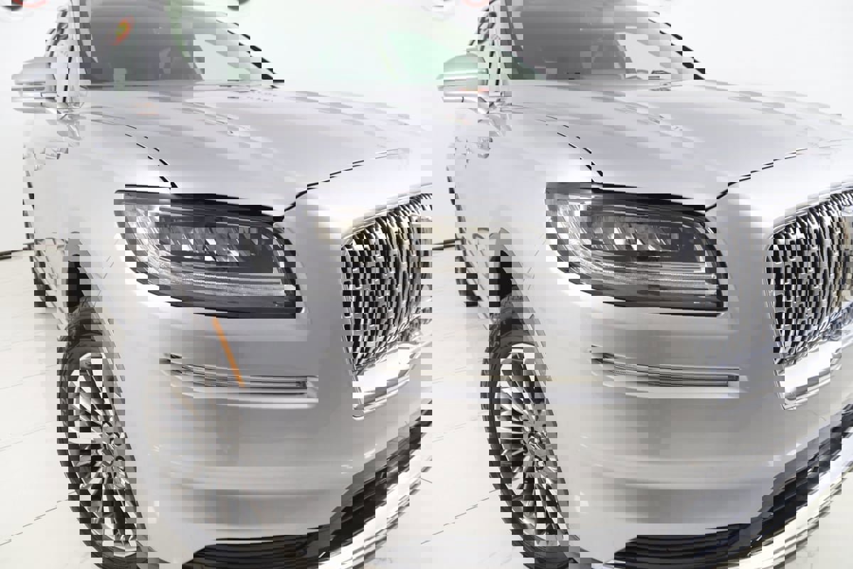 Used 2021 Lincoln Nautilus FWD w/ Equipment Group 101A image 15