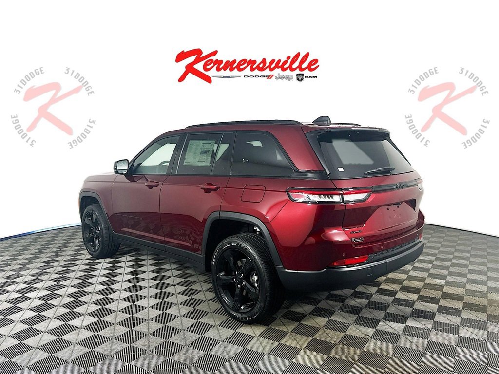 New 2025 Jeep Grand Cherokee Altitude image 5