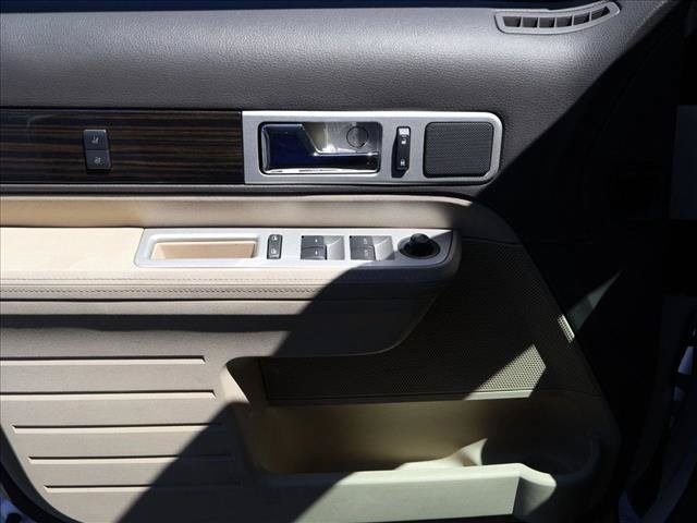 Used 2009 Lincoln MKX 2WD image 11