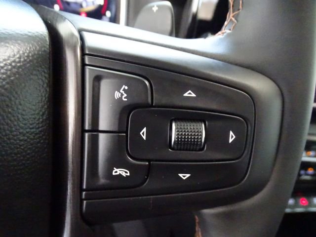 Used 2025 GMC Sierra 1500 AT4 w/ Technology Package image 8