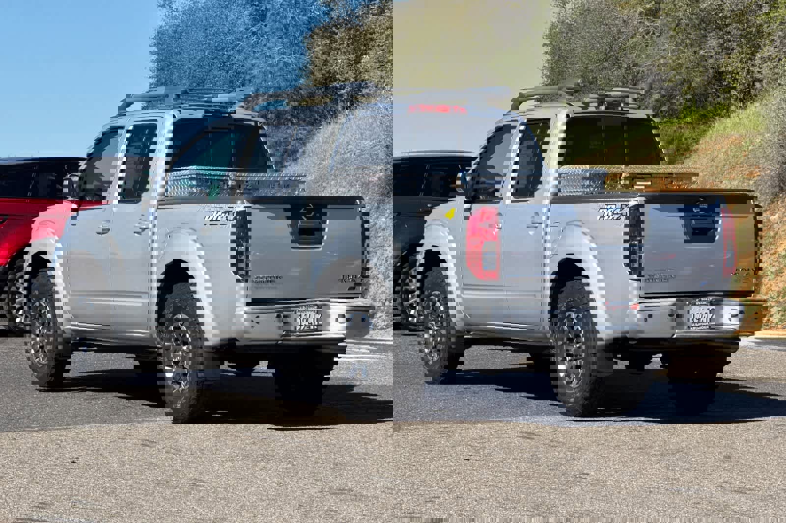 Used 2017 Nissan Frontier PRO-4X w/ Pro-4x Luxury Package image 5