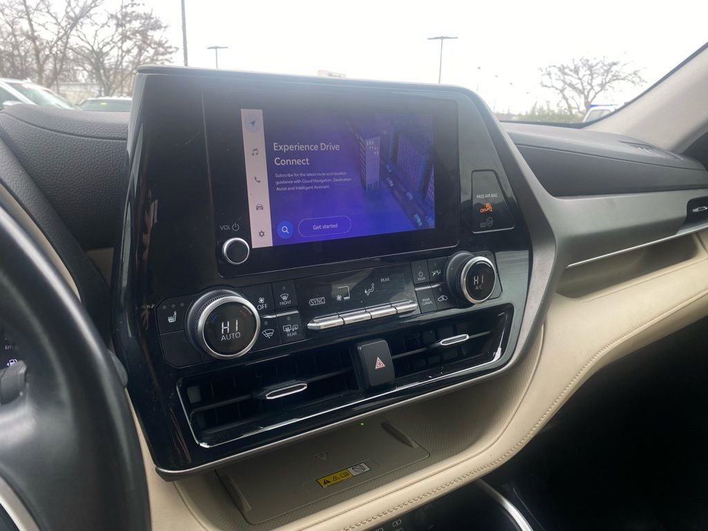 Used 2023 Toyota Highlander XLE image 15
