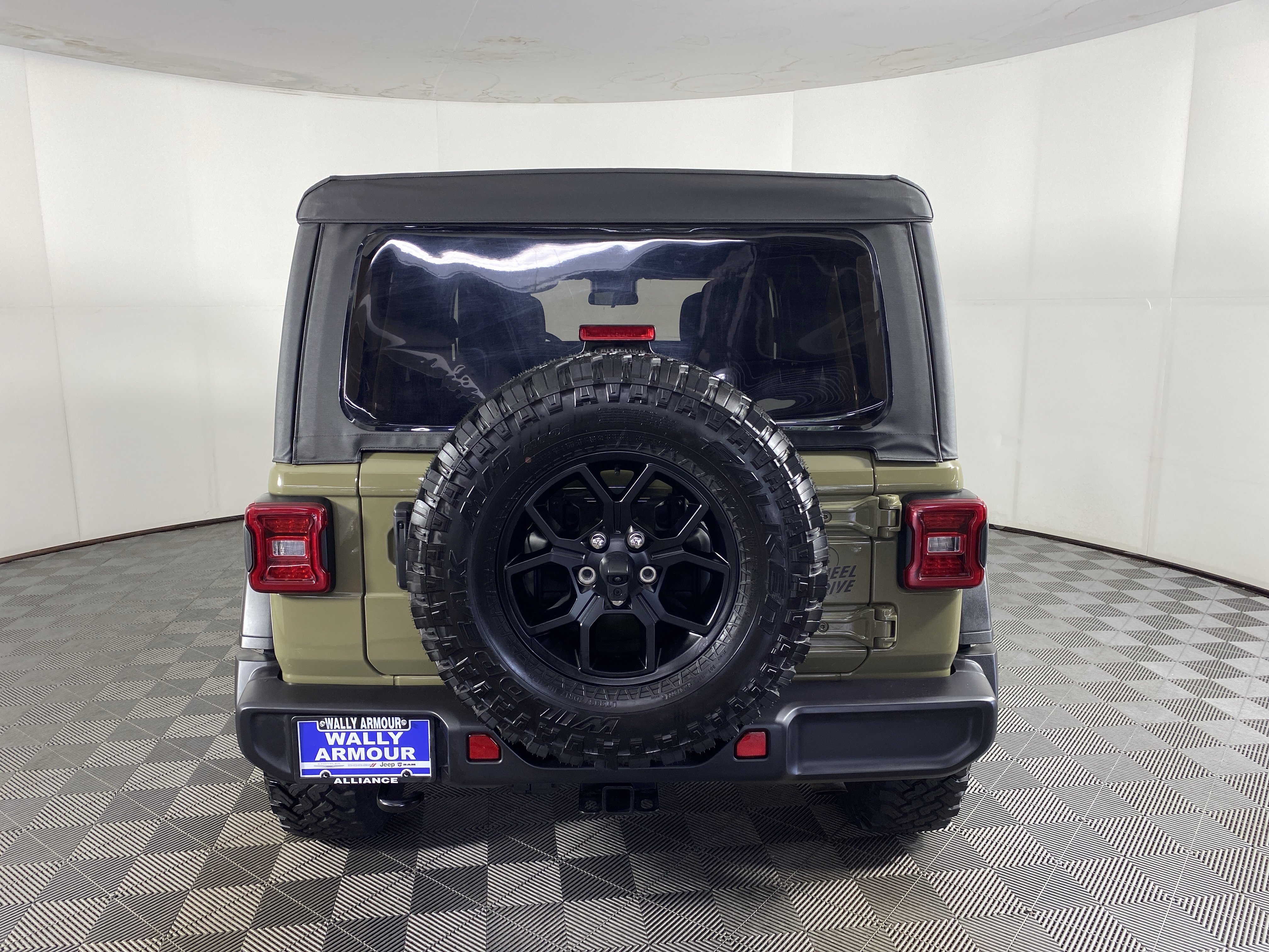 Used 2025 Jeep Wrangler Unlimited Sport AWD/4WD image 32
