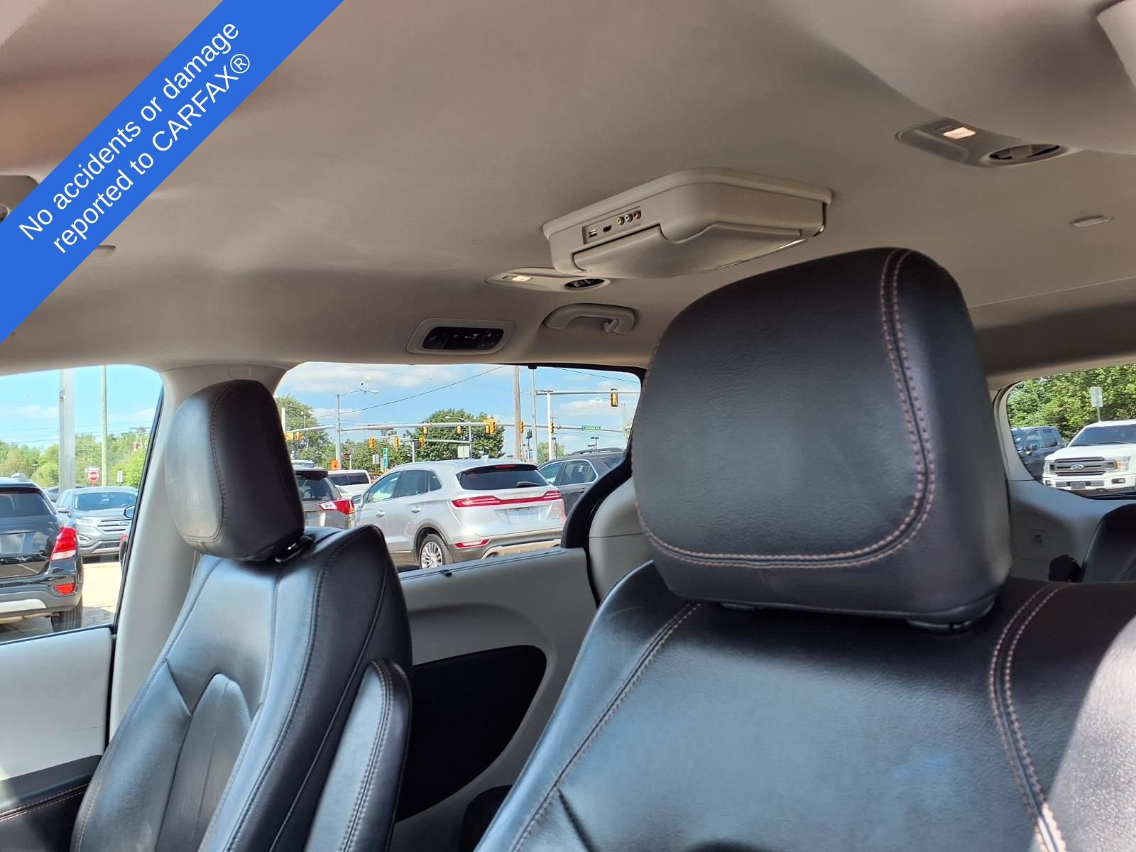 Used 2018 Chrysler Pacifica Touring-L FWD image 20