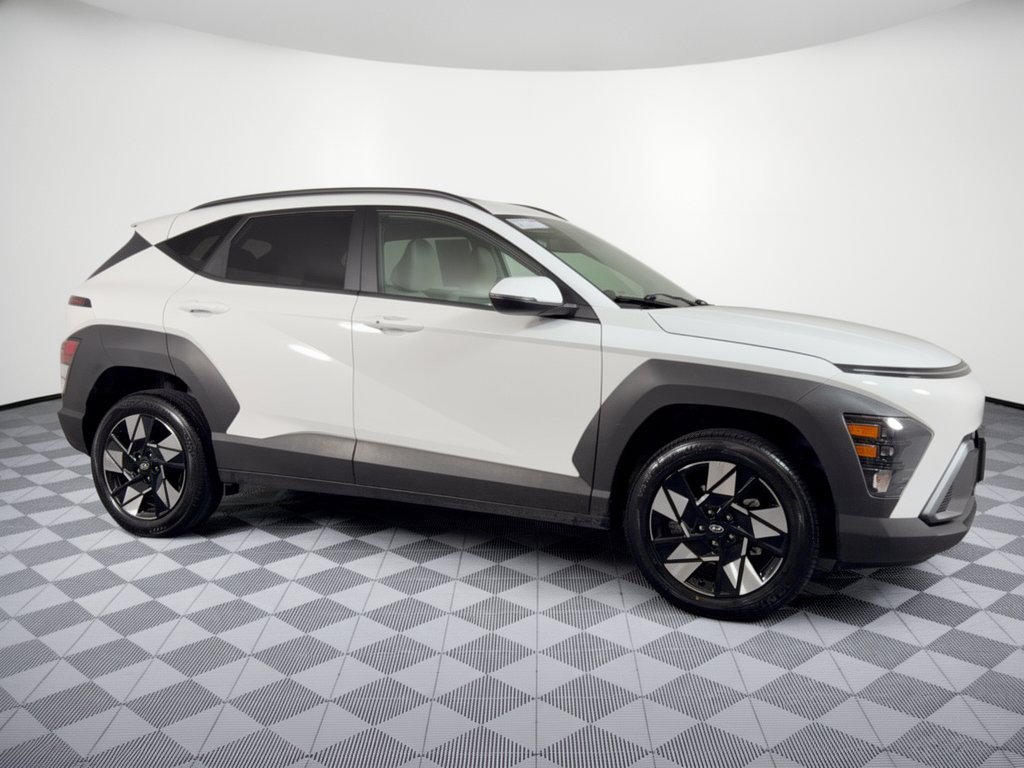 Used 2025 Hyundai Kona SEL AWD/4WD image 8