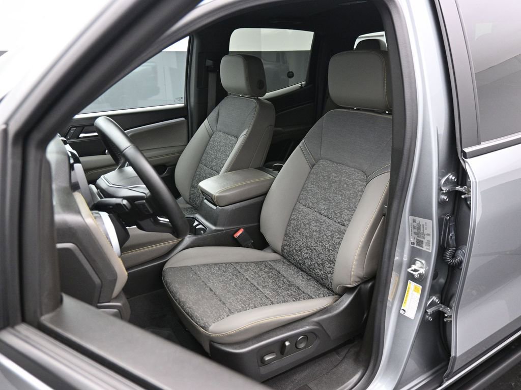 Used 2024 Chevrolet Colorado ZR2 w/ Technology Package image 9