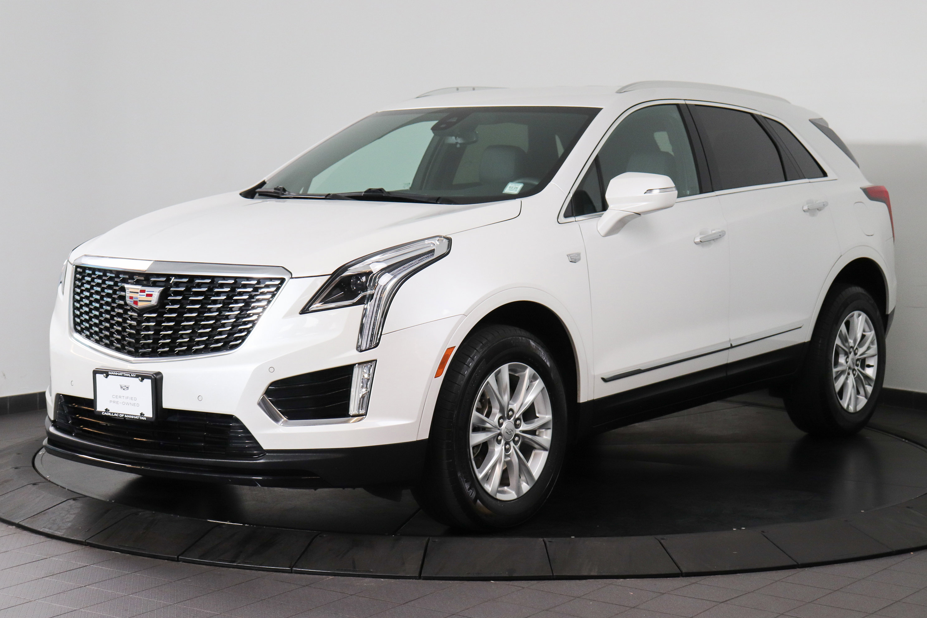Used 2022 Cadillac XT5 Luxury AWD/4WD image 1