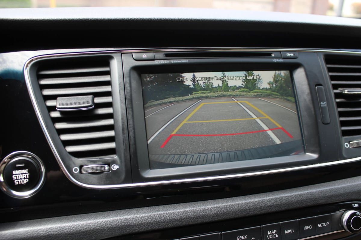 Used 2016 Kia Sedona SX FWD image 15