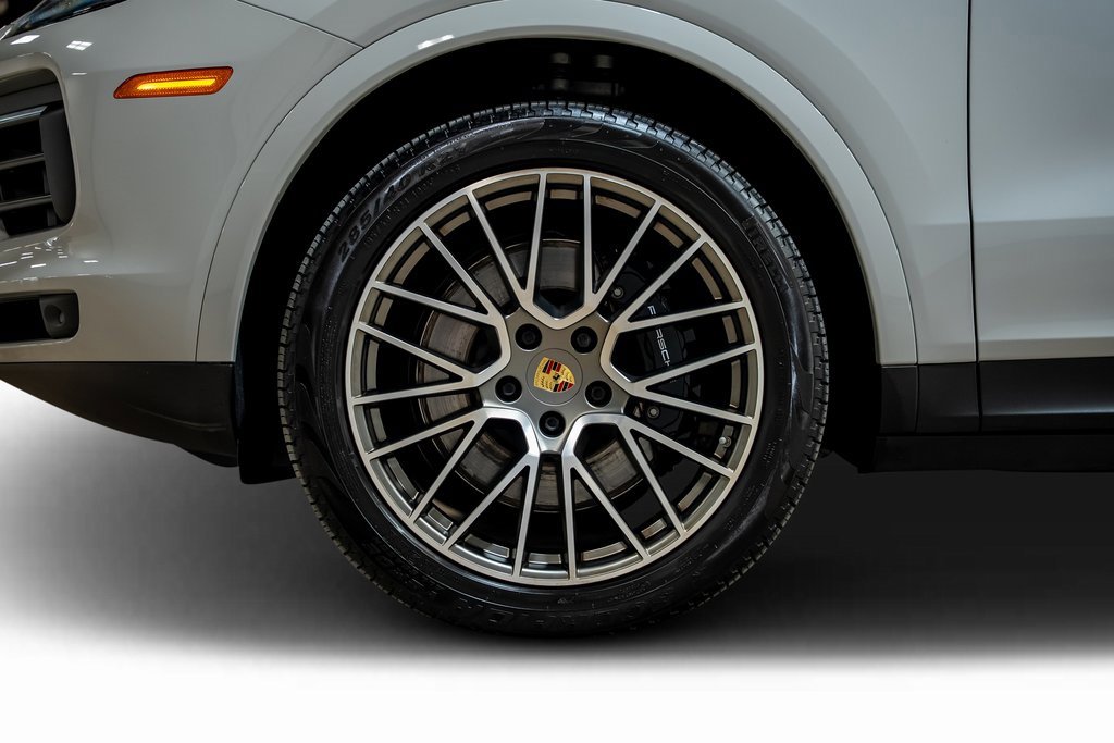 Used 2022 Porsche Cayenne S Platinum image 28