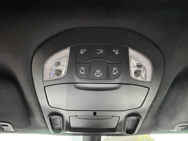 New 2027 Chrysler Pacifica Limited FWD image 31