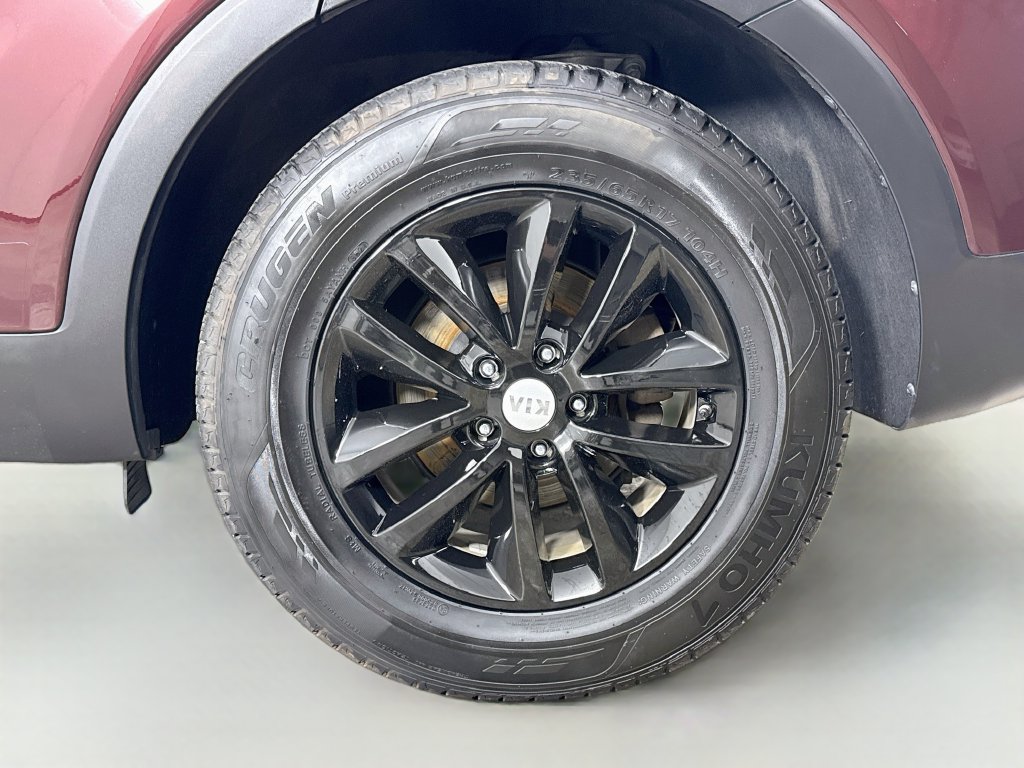 Used 2018 Kia Sorento FWD image 31