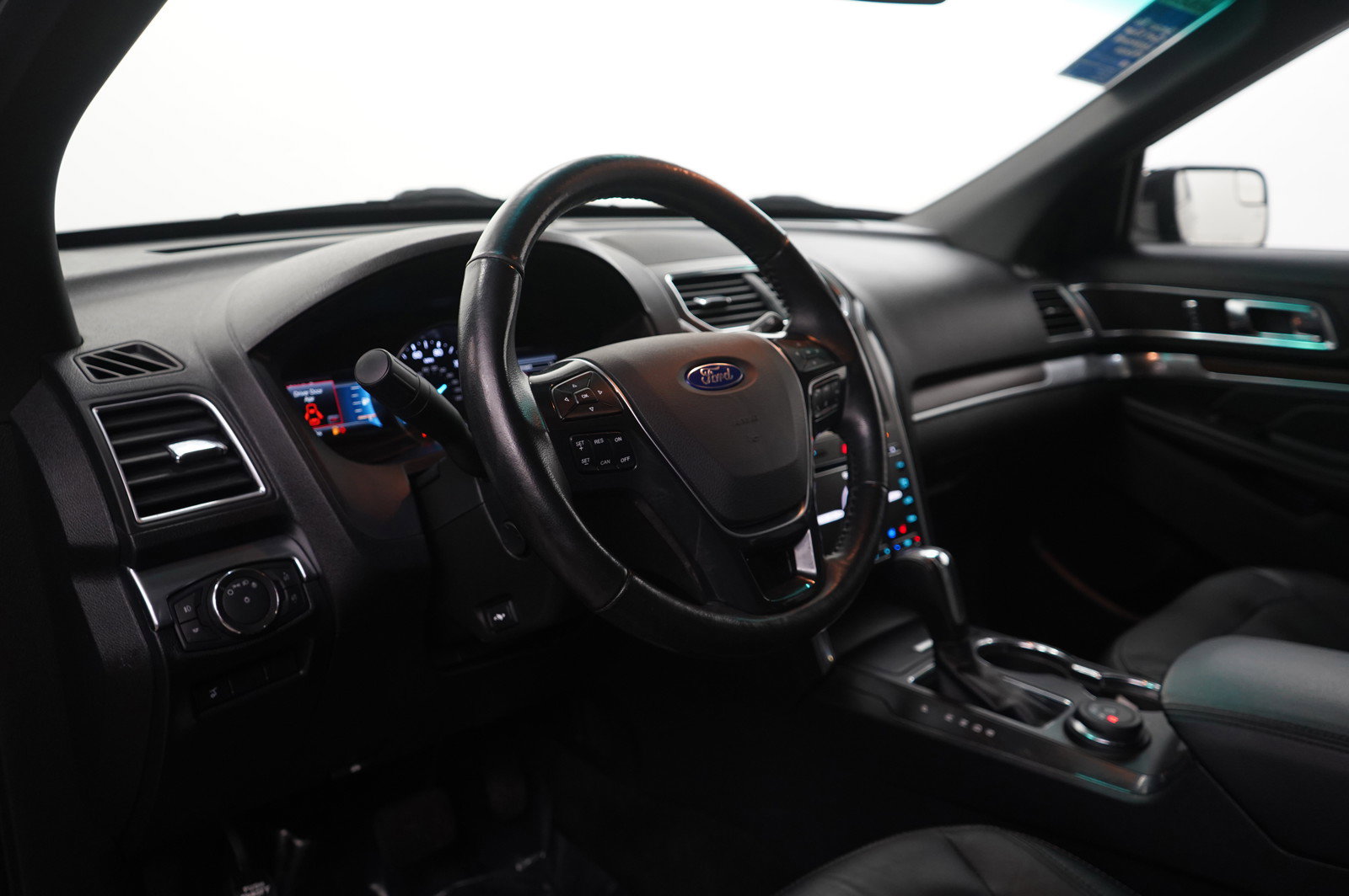 Used 2016 Ford Explorer Limited image 16