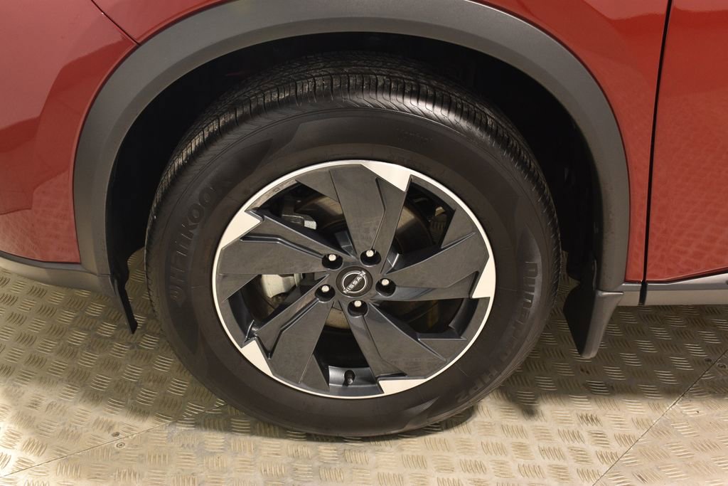 Used 2025 Nissan Rogue SV image 35