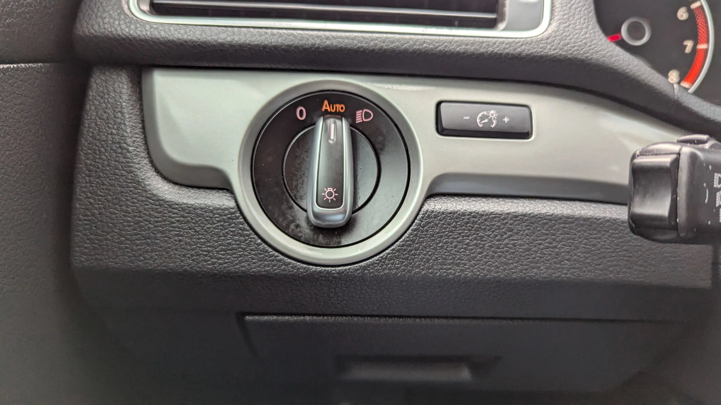 Used 2014 Volkswagen Passat 2.5 S FWD image 20