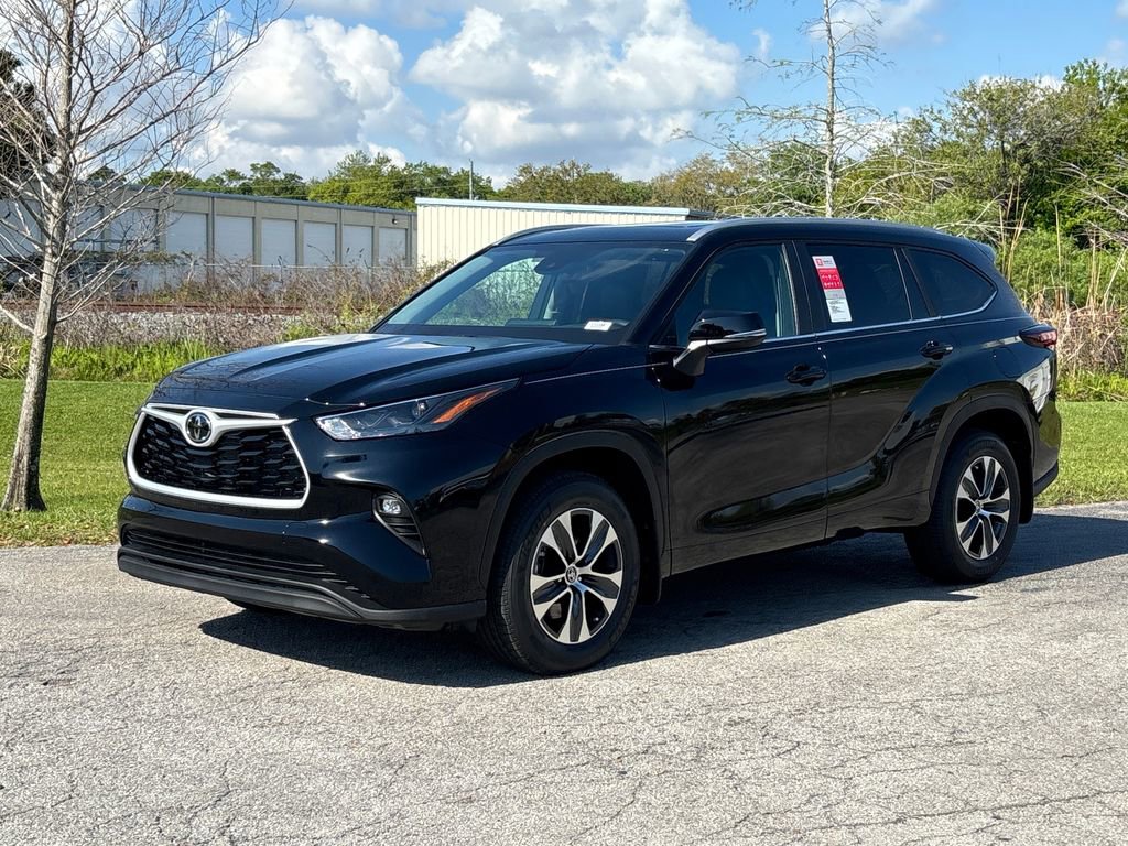 New 2026 Toyota Highlander XLE image 34