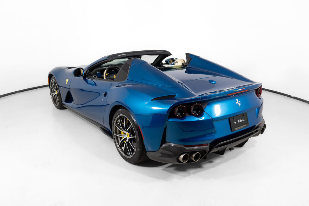 Used 2021 Ferrari 812 GTS RWD image 5