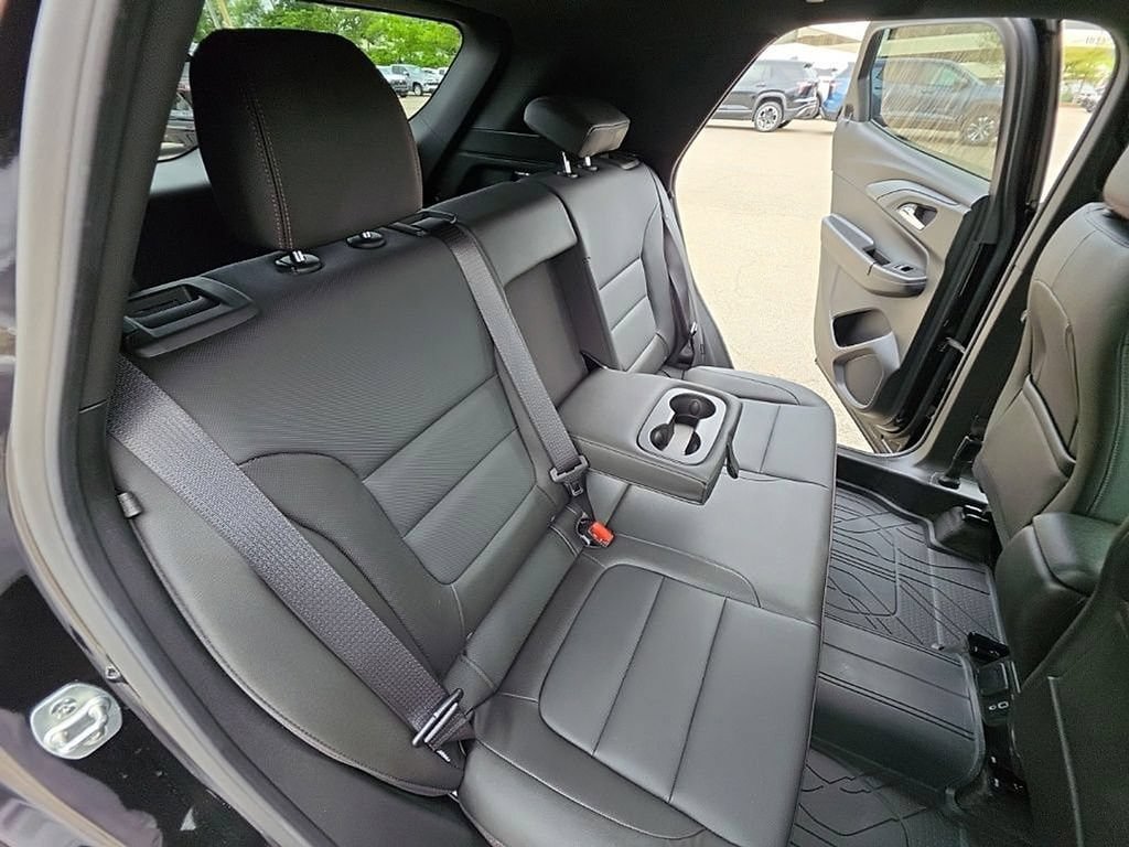Used 2024 Chevrolet TrailBlazer RS w/ Convenience Package AWD/4WD image 32