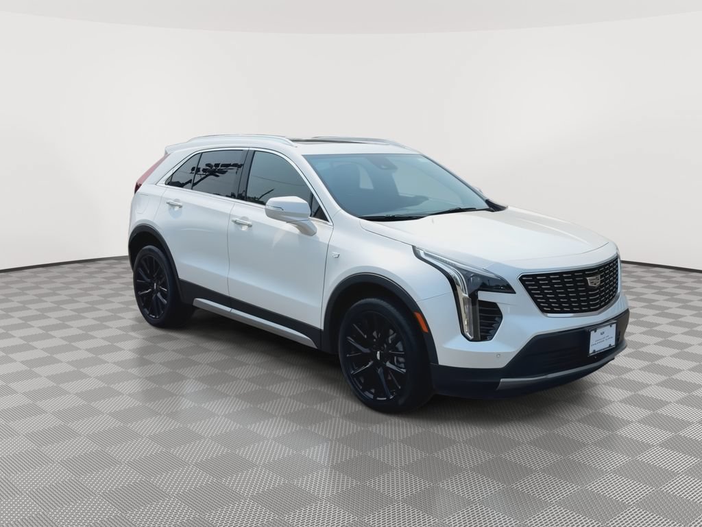 Used 2023 Cadillac XT4 Premium Luxury w/ Cold Weather Package AWD/4WD image 2