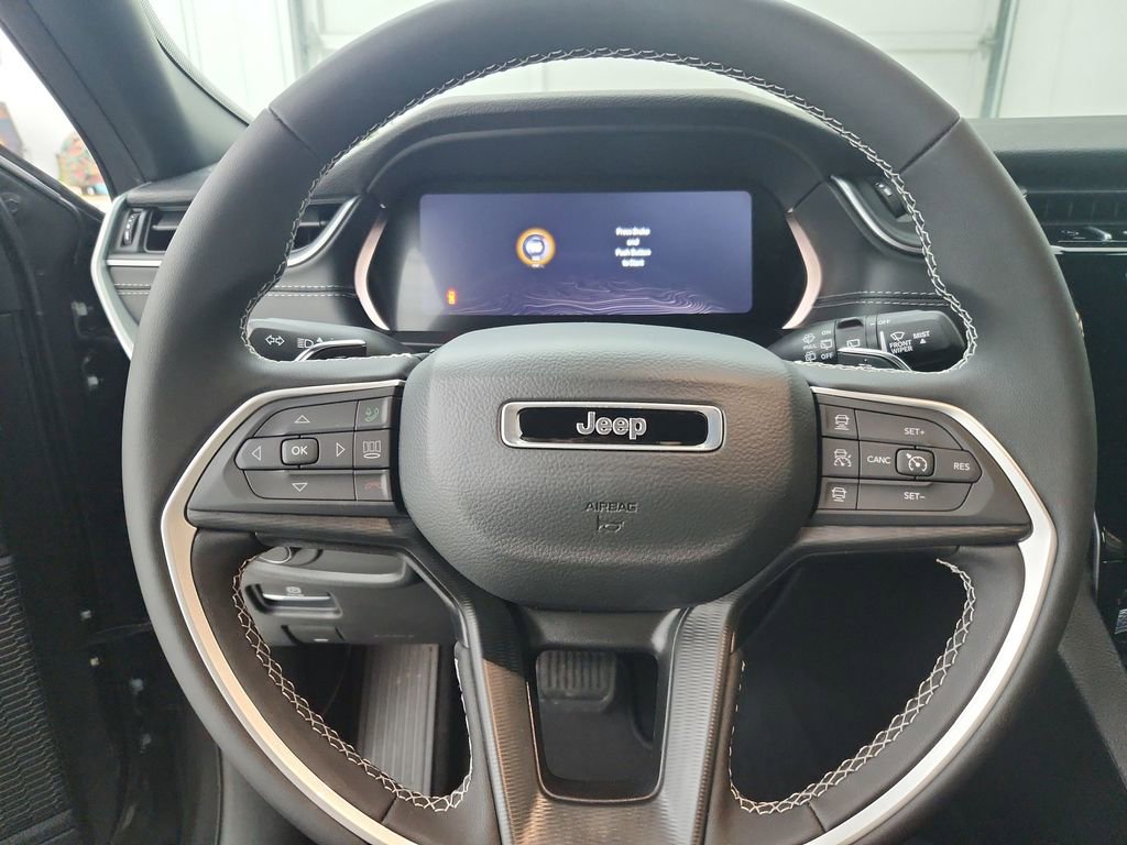 New 2025 Jeep Grand Cherokee Laredo image 22